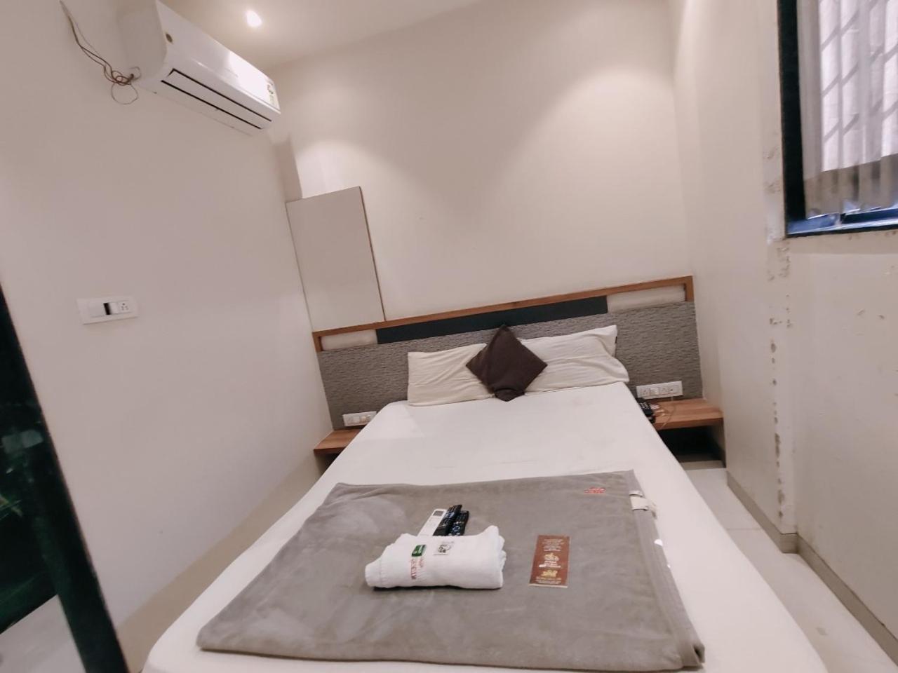 Hotel Pragati Inn Ahmednagar Zewnętrze zdjęcie