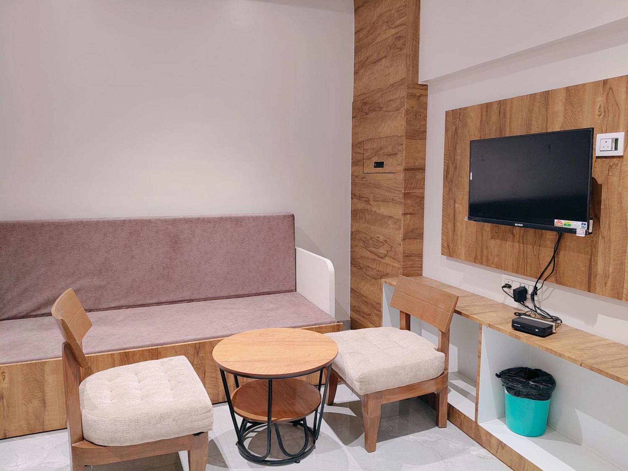 Hotel Pragati Inn Ahmednagar Zewnętrze zdjęcie