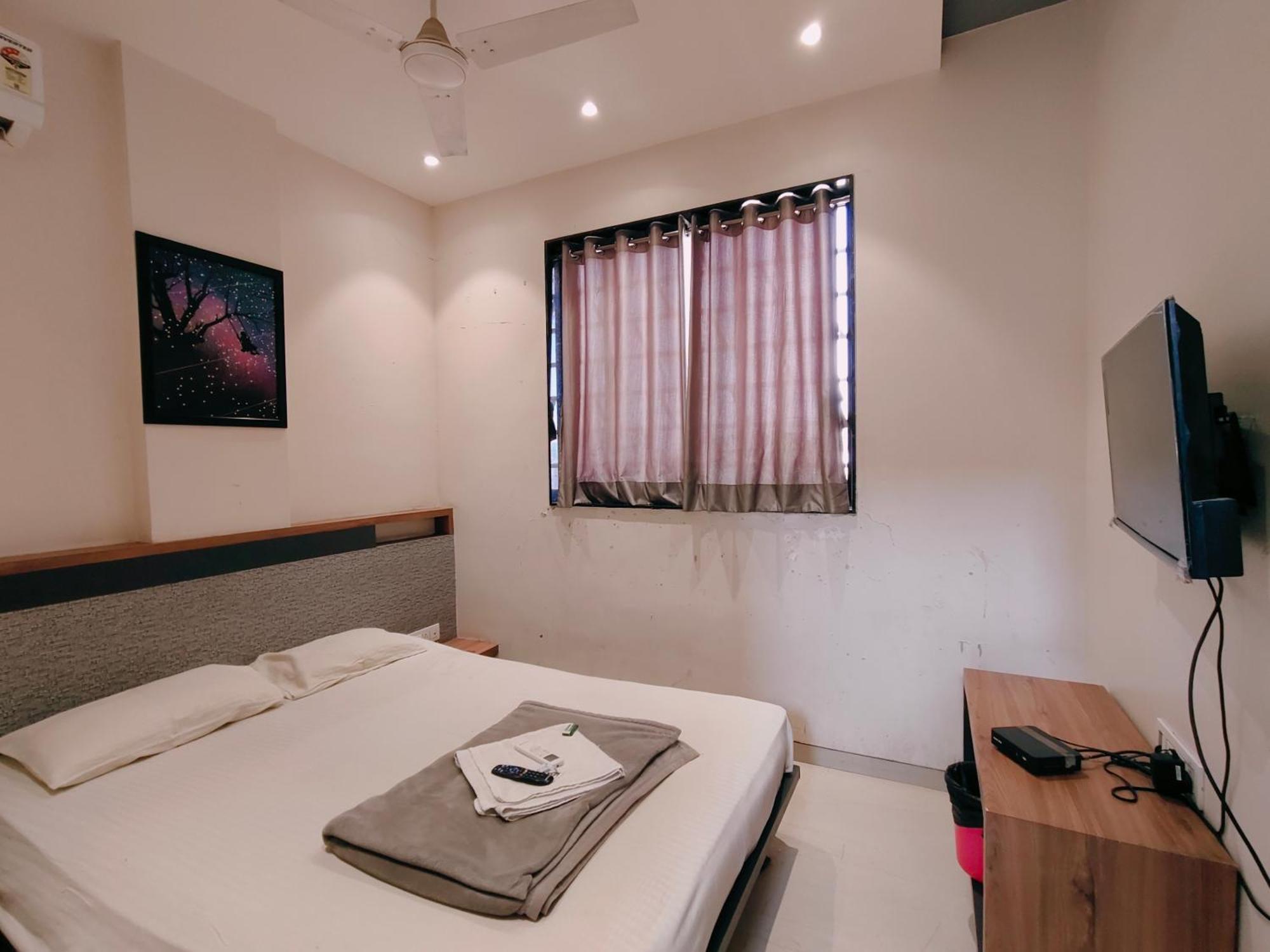 Hotel Pragati Inn Ahmednagar Zewnętrze zdjęcie